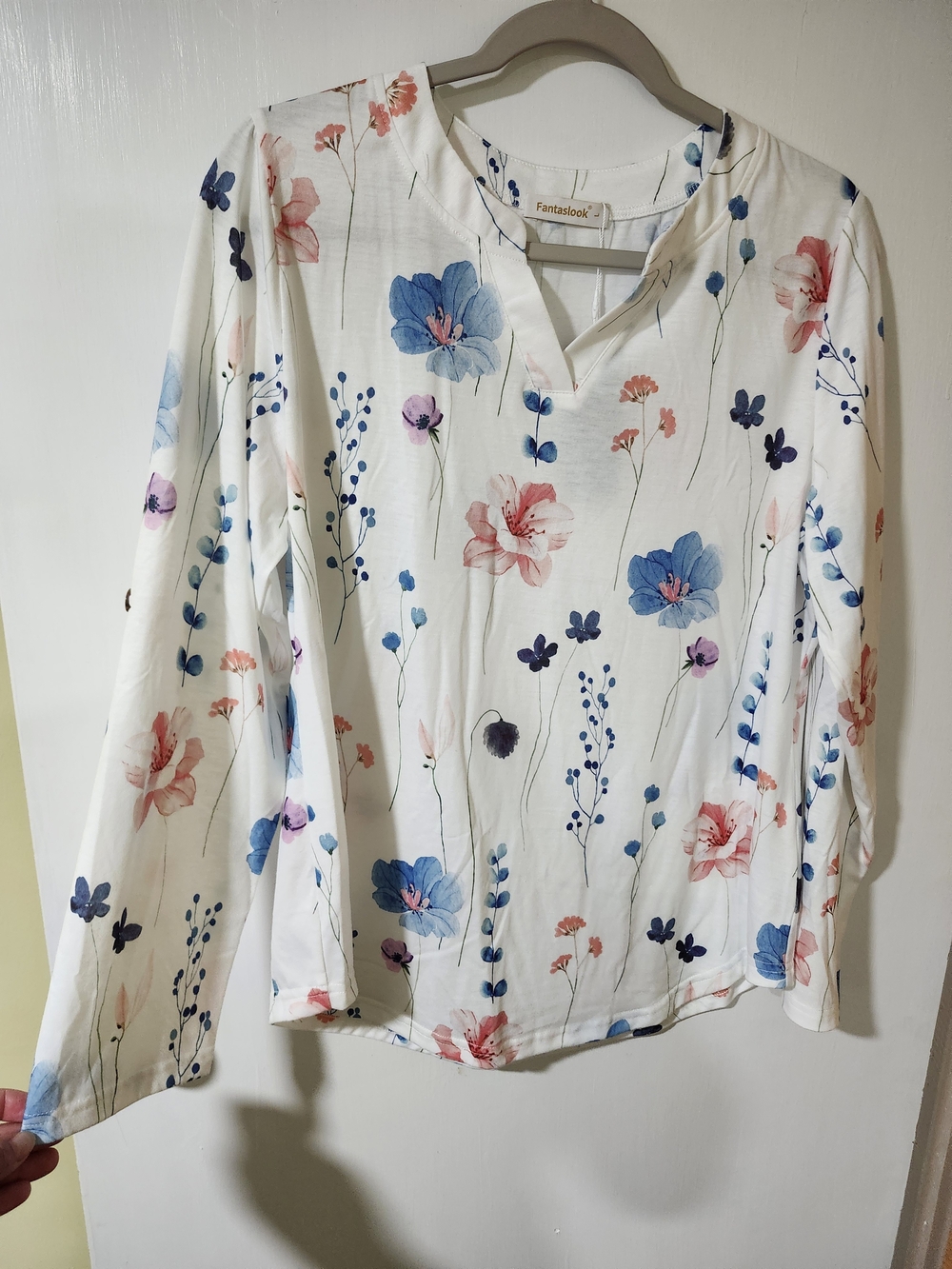 Fantastick White Floral Long-Sleeve V-Notch Top